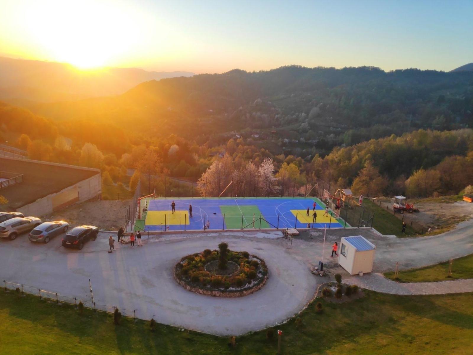 Milmari M12 Kopaonik Exterior foto